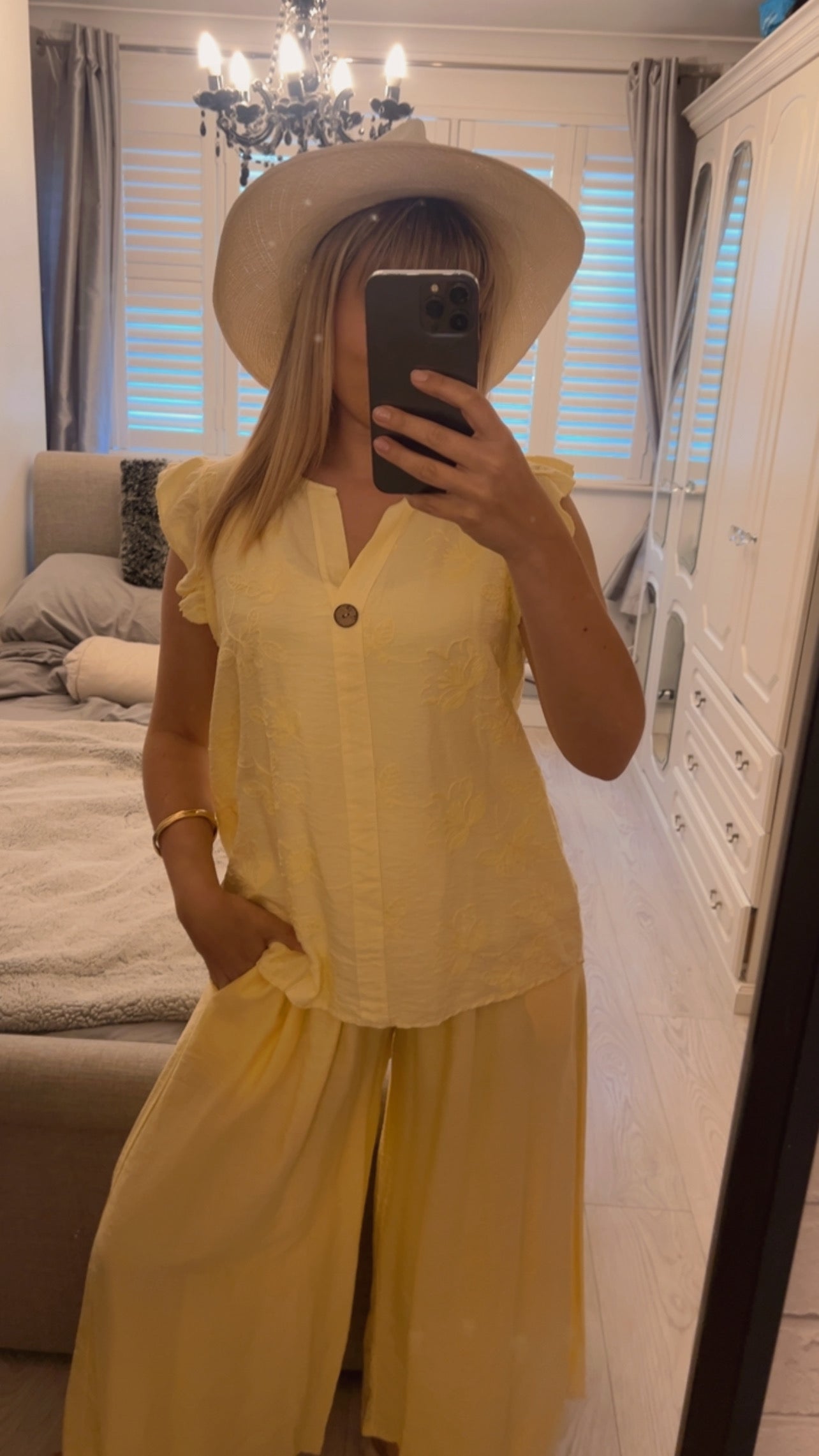 FRILL SLEEVE BLOUSE