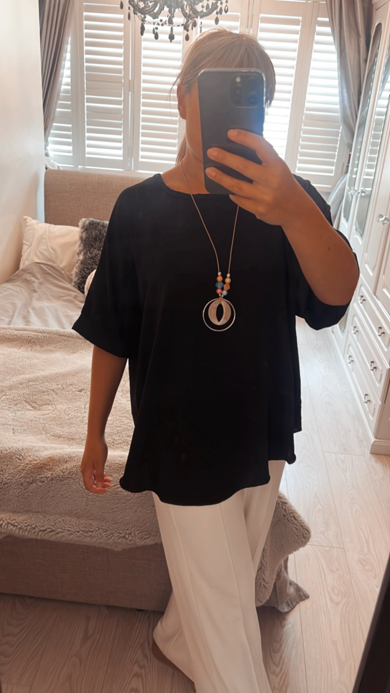 BLOUSES WITH NECKLACE