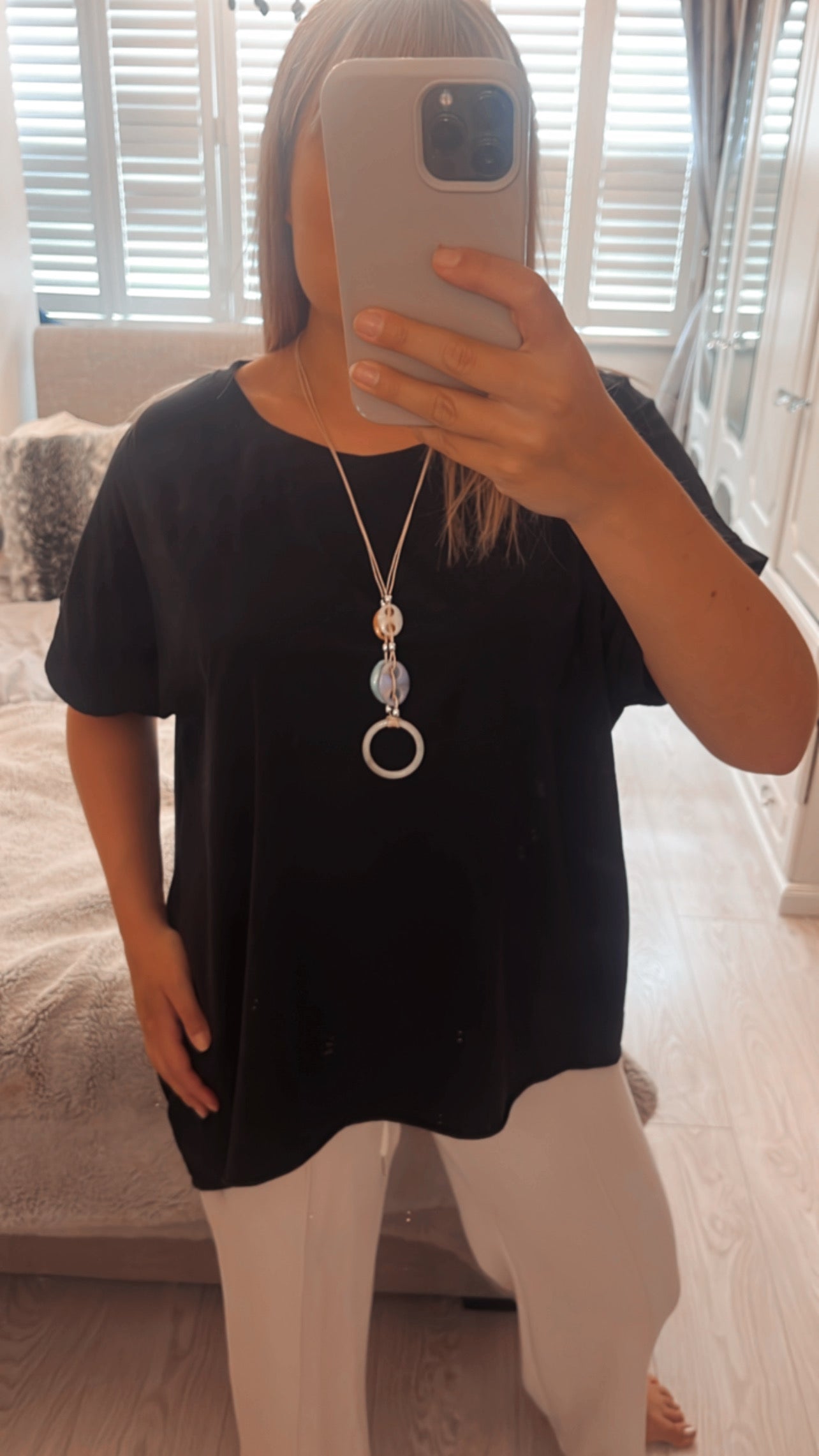 OVERSIZED T-SHIRT WITH NECKLACE
