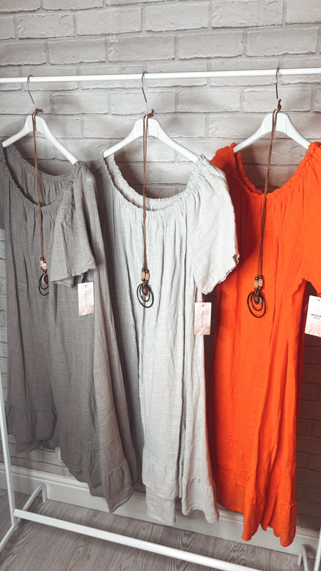 DRESS WITH NECKLACE