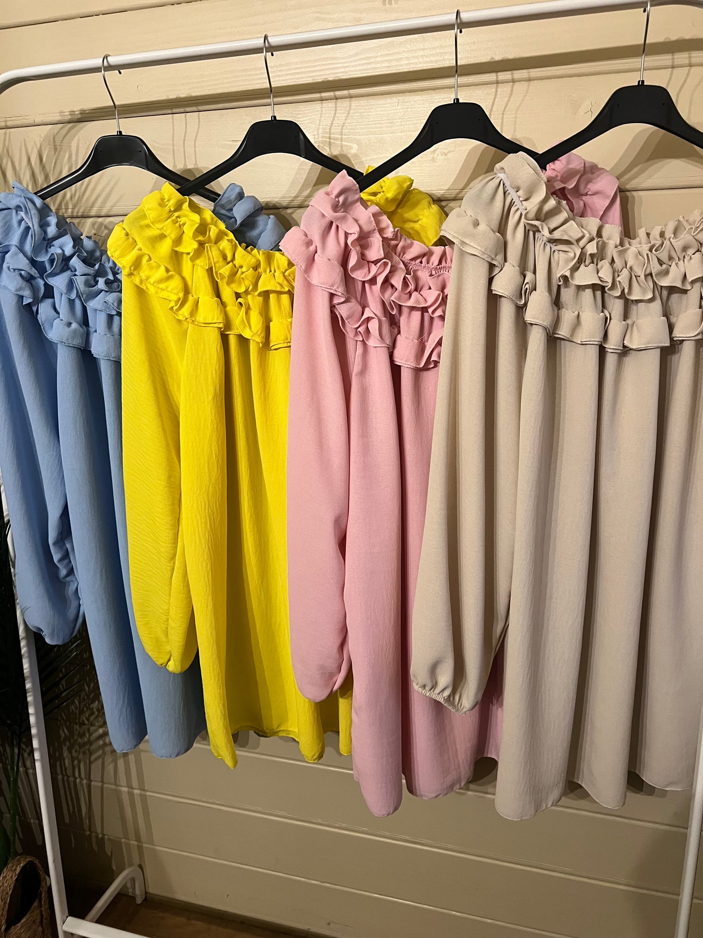 RUFFLE BLOUSE