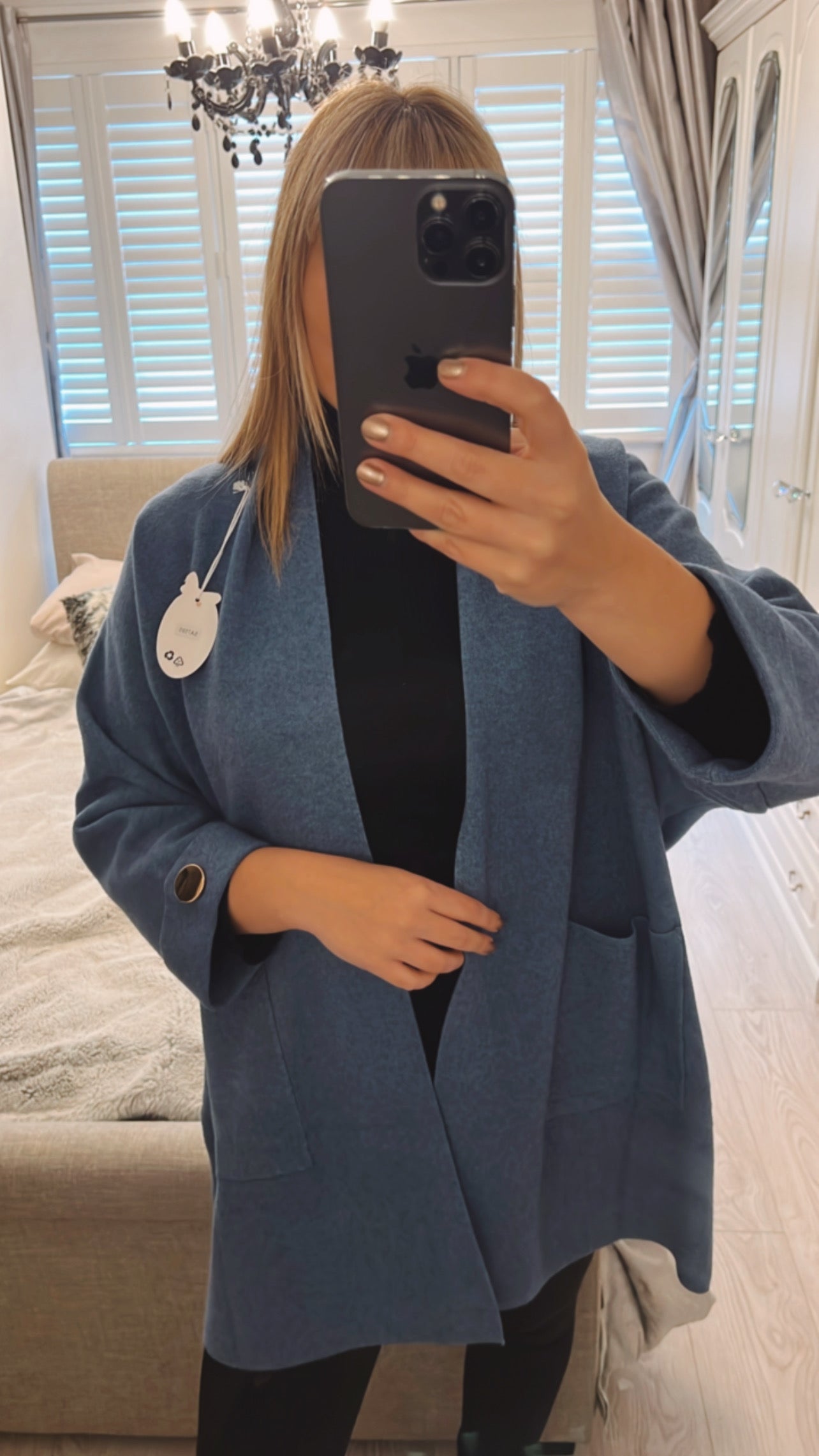KNITTED CARDIGANS WITH GOLD BUTTON