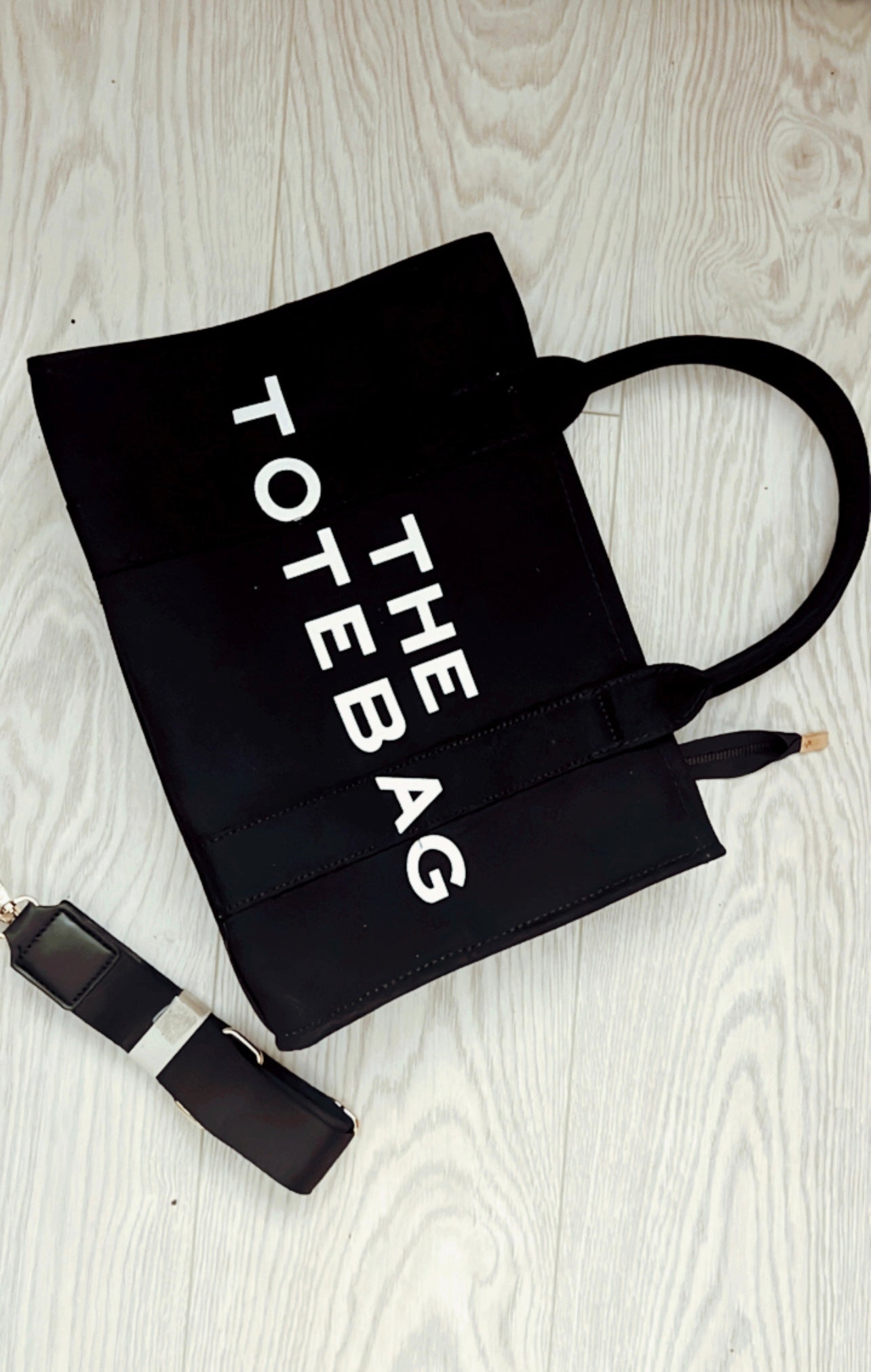 TOTE BAGS