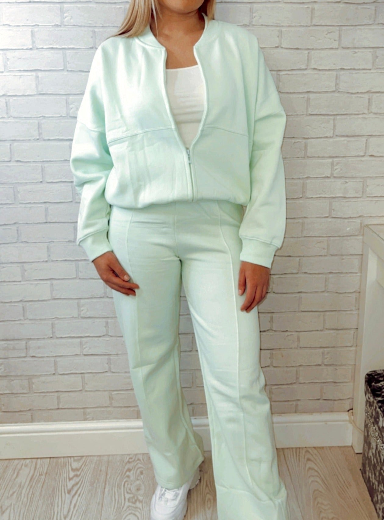 BOMBER STYLE TRACKSUIT