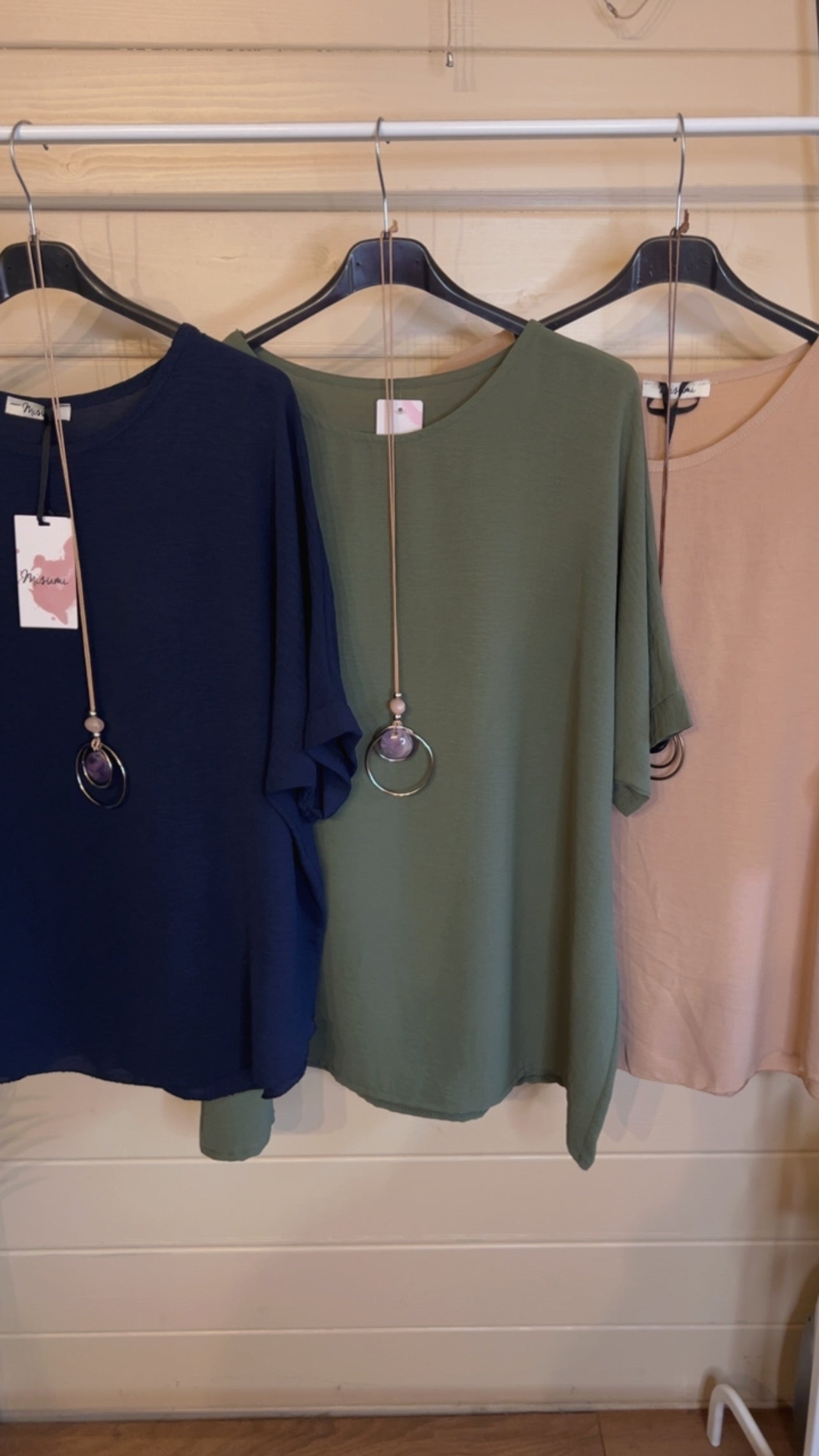 BLOUSE WITH MATCHING NECKLACE