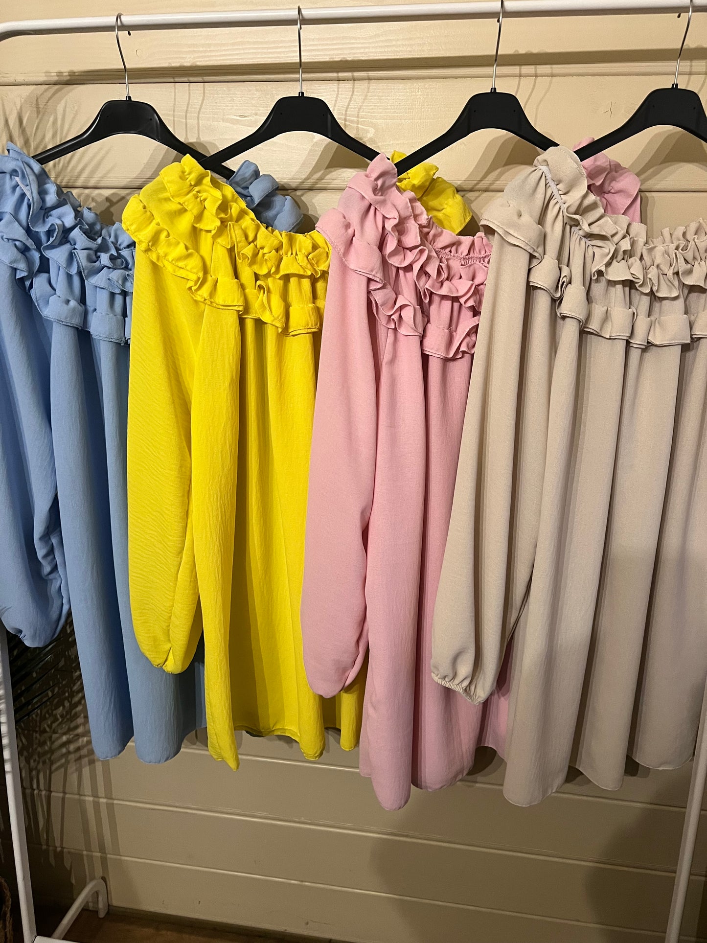 RUFFLE BLOUSE