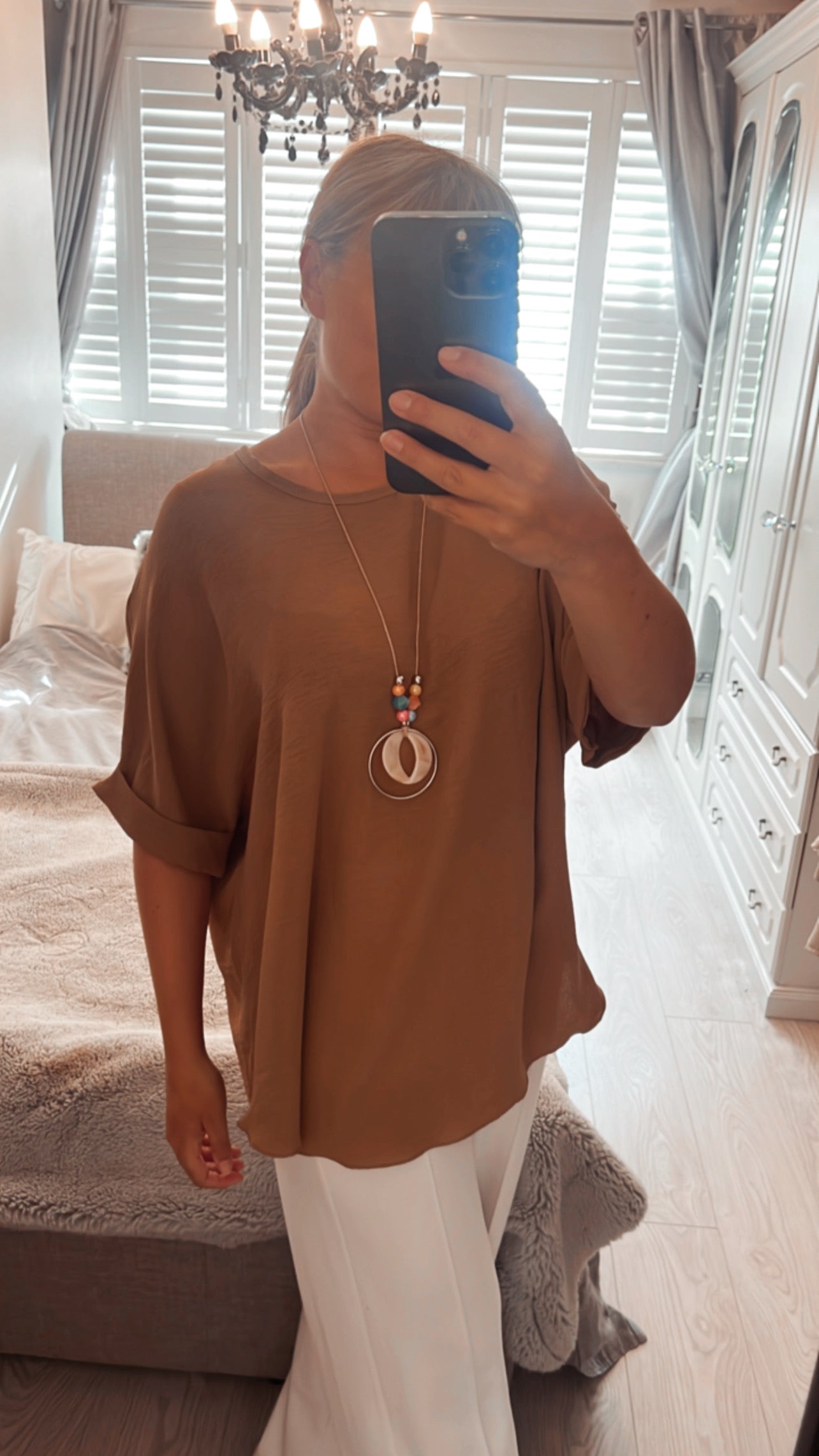 BLOUSES WITH NECKLACE