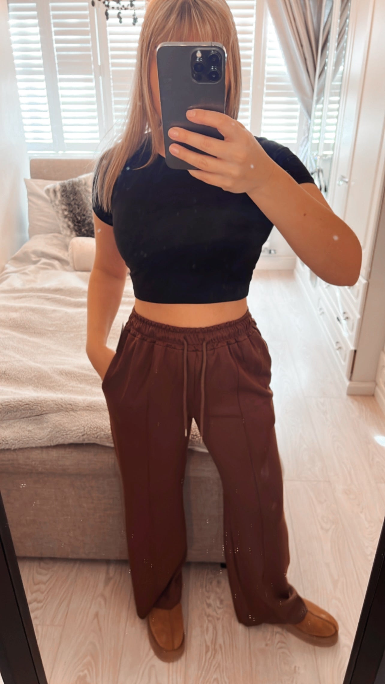 WIDE LEG JOGGERS IN COFFEE