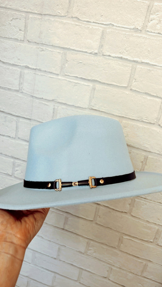 PASTEL BLUE FELT HAT