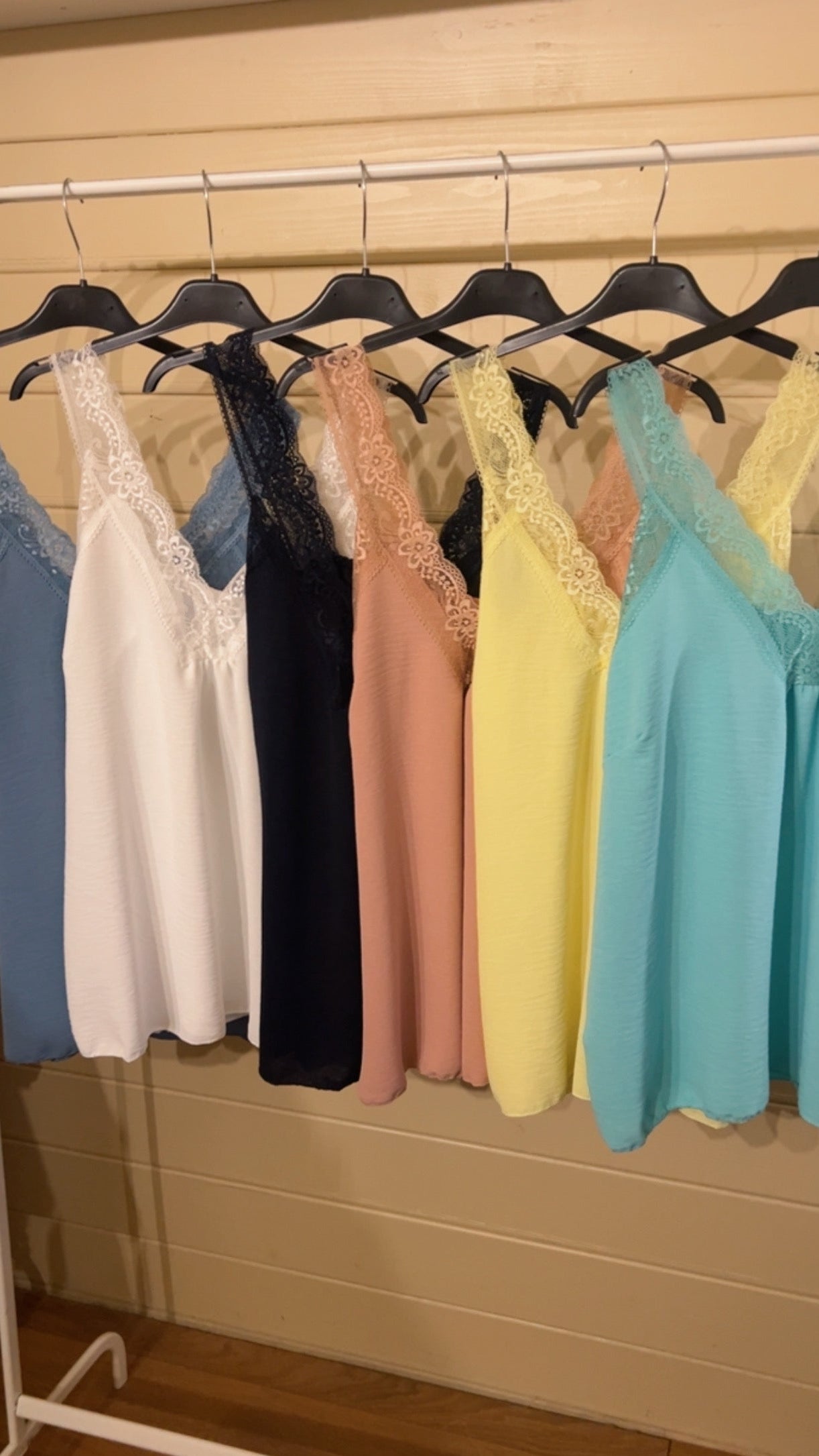 LACE VEST TOP (ONE SIZE 8-18)