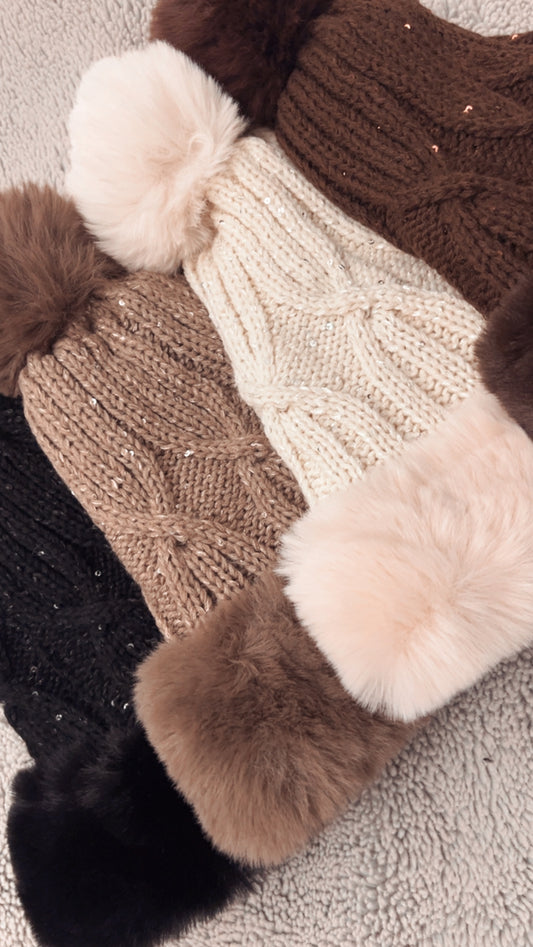 POM POM BEANIE HAT