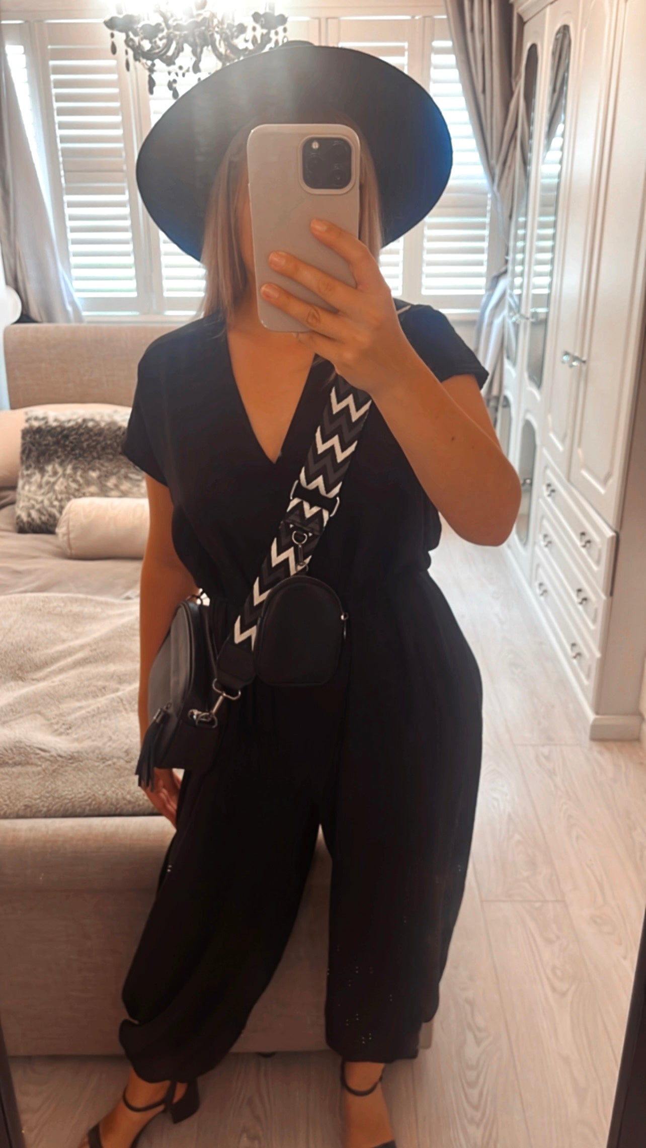 CROSS BODY BAG
