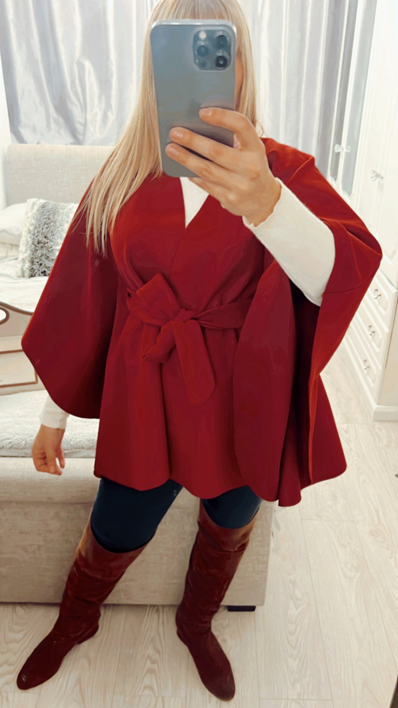 BOW TIE CAPE