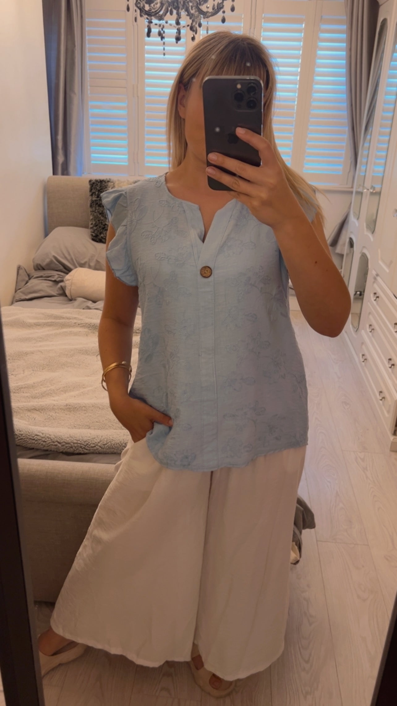 FRILL SLEEVE BLOUSE