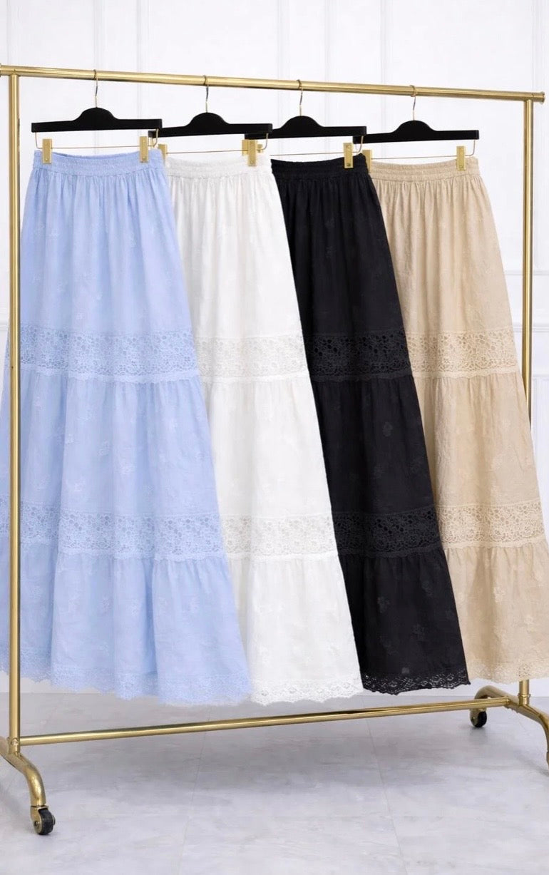 SKYLA TIERED SKIRT