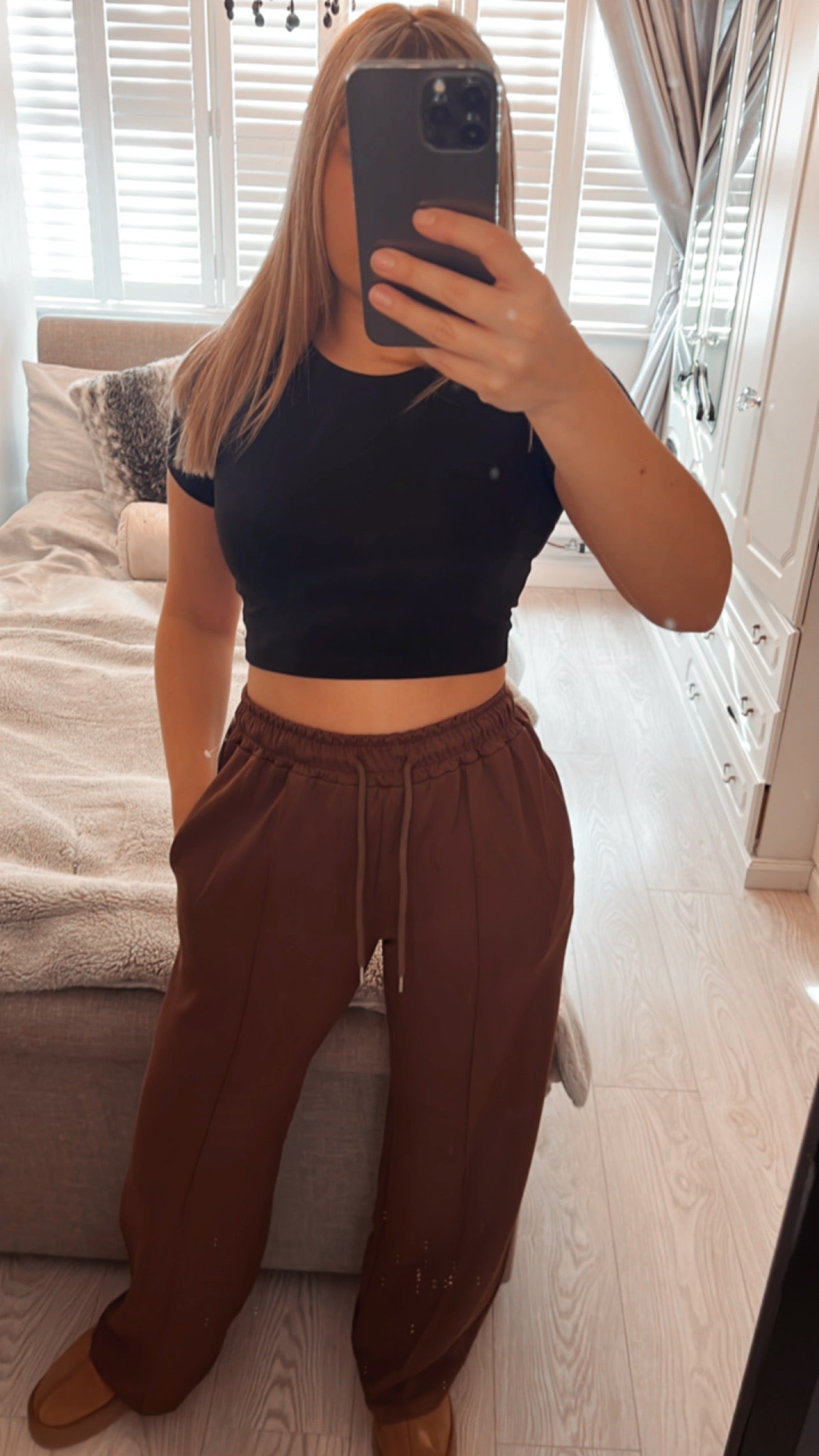 WIDE LEG JOGGERS IN COFFEE