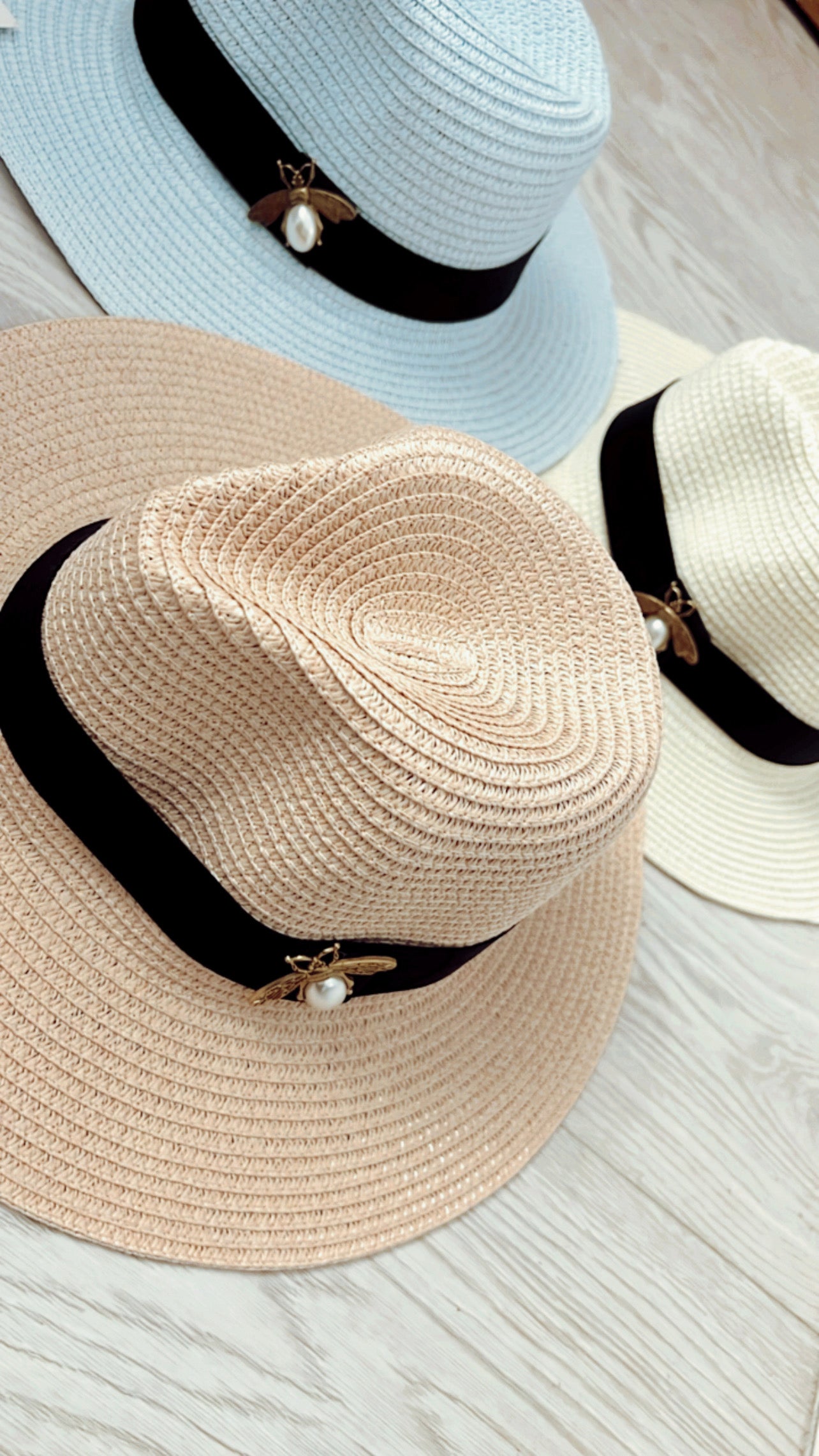 PASTEL STRAW HATS